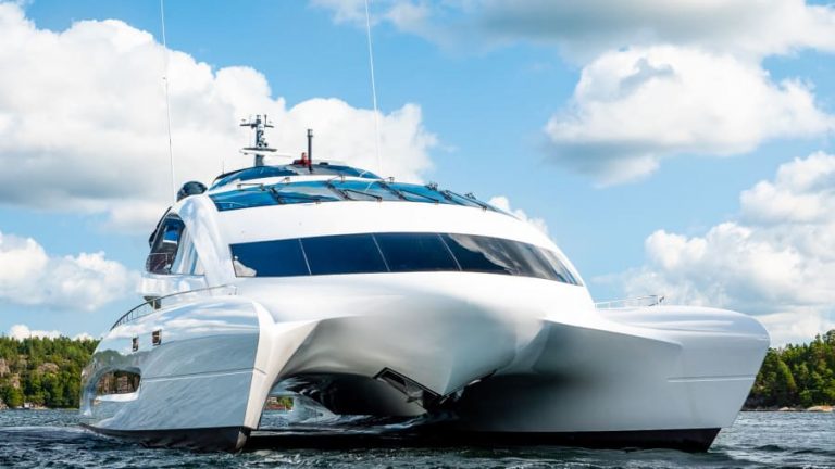 Unique design: "The exterior [of Royal Falcon One] was [designed] to represent speed and dynamics in a new and different way," say Studio F.A. Porsche.